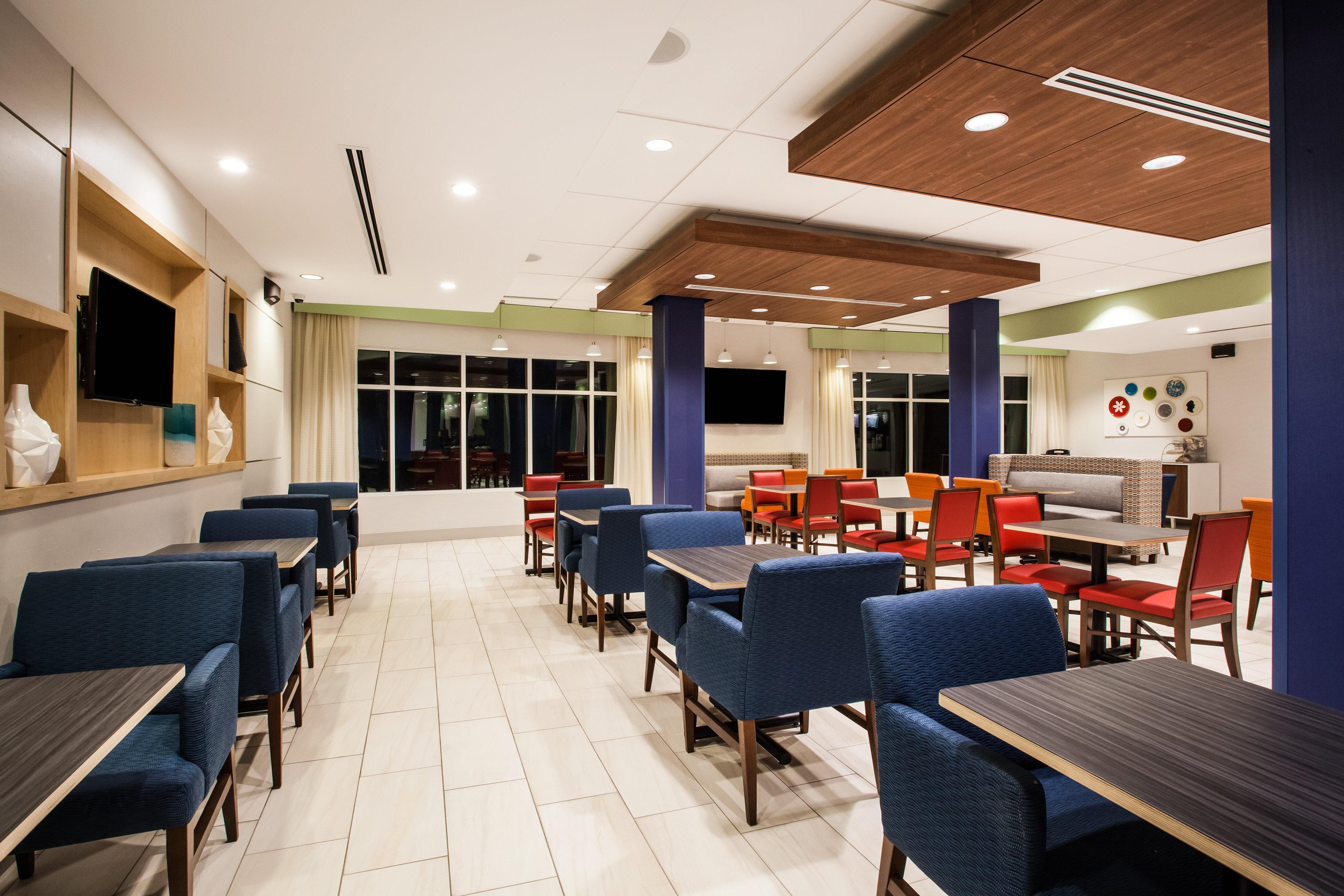 Express & Lexington Park By Ihg Hotel California