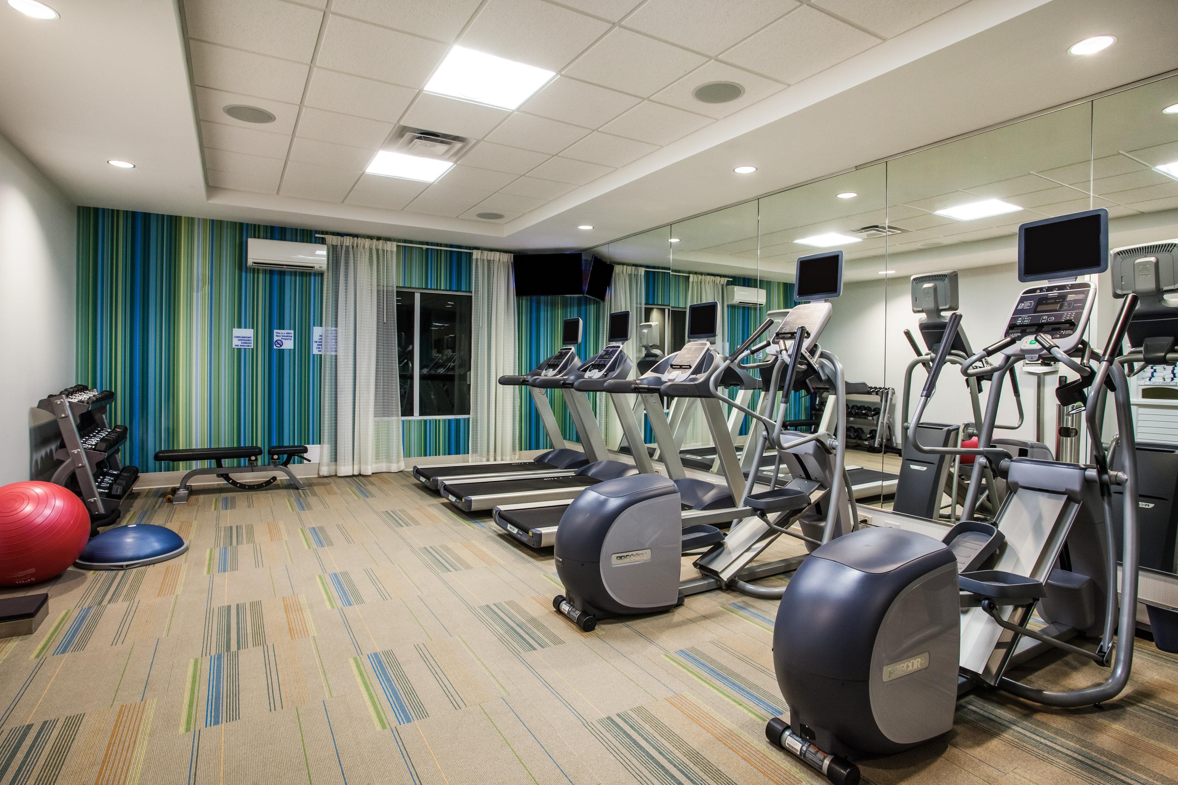 Holiday Express & Lexington Park By Ihg California