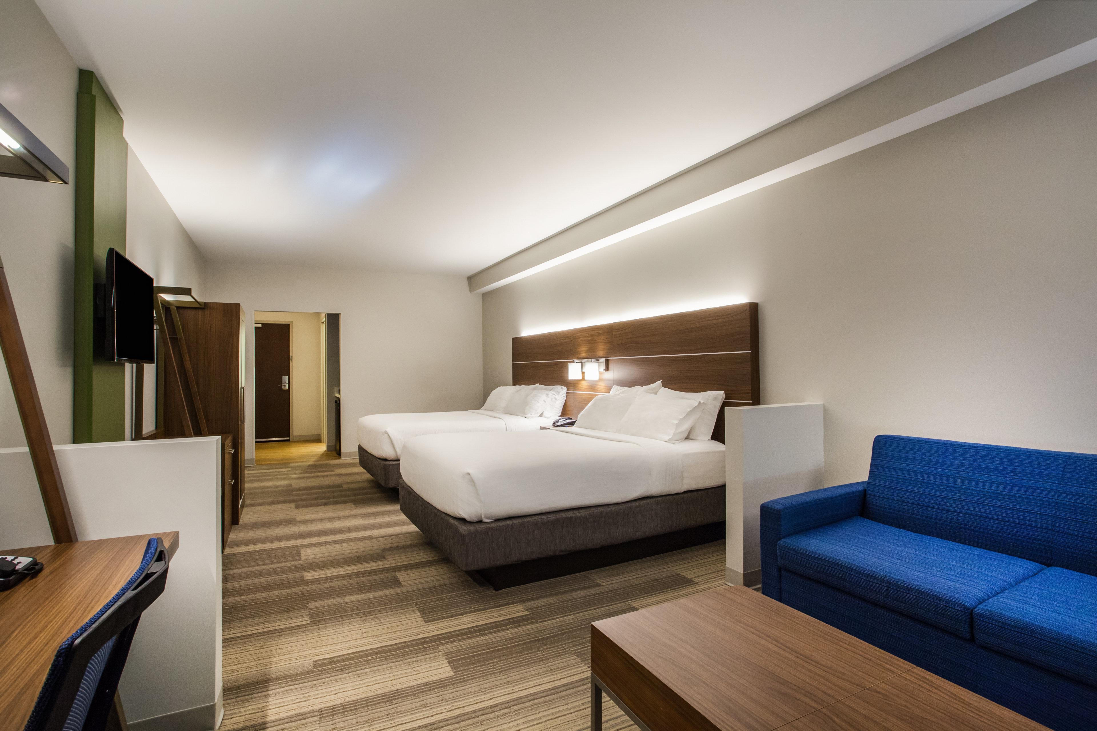 Holiday Express & Lexington Park By Ihg 2*